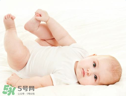 寶寶頭皮上的污垢可以摳掉嗎？寶寶頭上的頭垢該怎么處理？