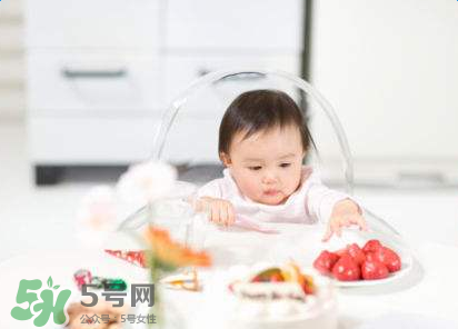 寶寶可以吃小龍蝦嗎？多大的寶寶可以吃小龍蝦呢？