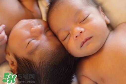 四維彩超能看出男女嗎？四維彩超能看清手指嗎？