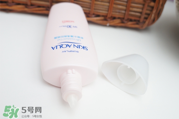 曼秀雷敦新碧防曬霜怎么樣？新碧防曬霜好用嗎