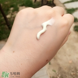 娜麗絲防曬霜和噴霧哪個(gè)好？娜麗絲防曬霜和噴霧對(duì)比