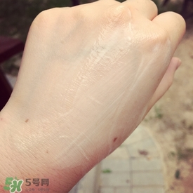 娜麗絲防曬霜和噴霧哪個(gè)好？娜麗絲防曬霜和噴霧對(duì)比