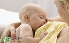 寶寶溢奶怎么辦？寶寶溢奶怎么做？