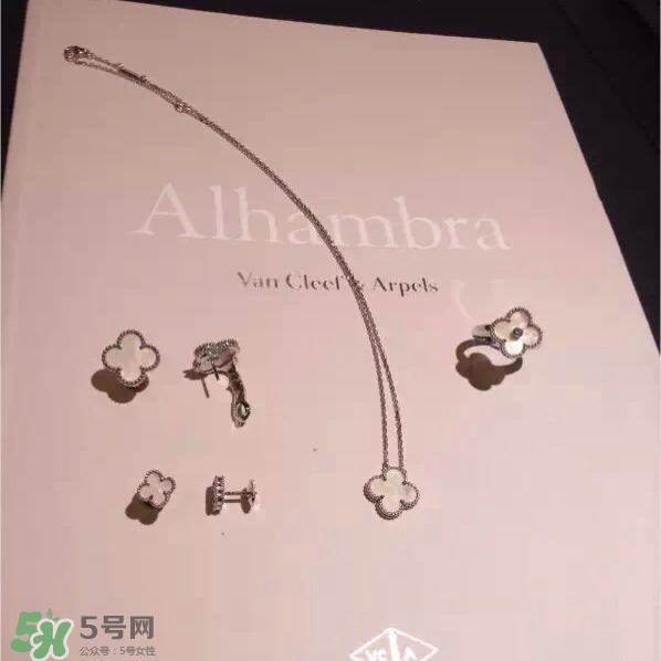 梵克雅寶項(xiàng)鏈?zhǔn)鞘裁床馁|(zhì)？vca項(xiàng)鏈?zhǔn)屈S金的嗎