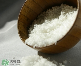 普通鹽和低鈉鹽哪種好？海鹽湖鹽井礦鹽哪種好