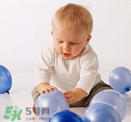一歲寶寶玩什么游戲好？一歲寶寶適合玩什么游戲？