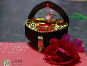 母親節(jié)要不要給男朋友媽媽買禮物？母親節(jié)送男友媽媽禮物