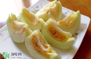 甜瓜能和酸奶一起吃嗎？吃完甜瓜可以喝酸奶嗎？
