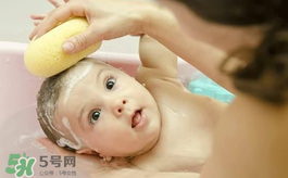 嬰兒洗頭怎么洗？嬰兒洗頭注意事項(xiàng)