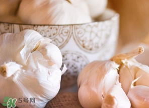 新鮮蒜頭怎么保存？蒜頭怎么保存不發(fā)芽