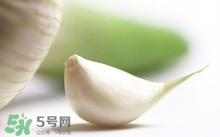 蒜頭發(fā)芽了還能吃嗎？蒜頭發(fā)芽了芽心能吃嗎