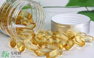 寶寶吃魚肝油什么時(shí)間吃最好？嬰兒吃魚肝油吃到什么時(shí)候？