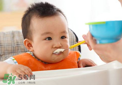 寶寶吃米粉拉綠便便怎么回事？寶寶吃米粉拉綠色要緊嗎？