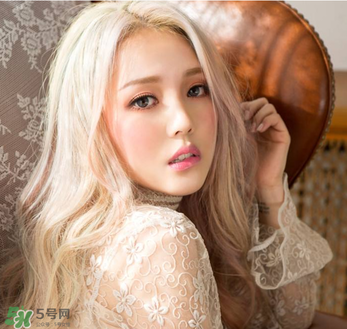 美妝博主pony結(jié)婚了嗎？ pony老公是誰？
