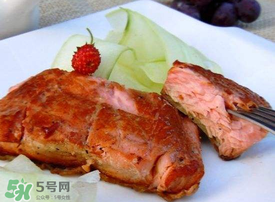 三文魚煮多久？寶寶吃三文魚煮多久熟？
