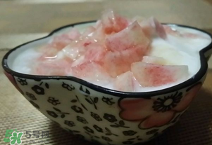 油桃和牛奶能一起吃嗎？喝完牛奶能吃油桃嗎？
