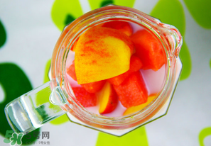 油桃和牛奶能一起吃嗎？喝完牛奶能吃油桃嗎？