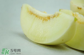 為什么吃甜瓜會(huì)嗓子疼？吃甜瓜嗓子疼怎么辦？