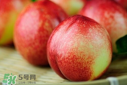 吃油桃需要削皮嗎？吃油桃剝皮吃還是不剝？