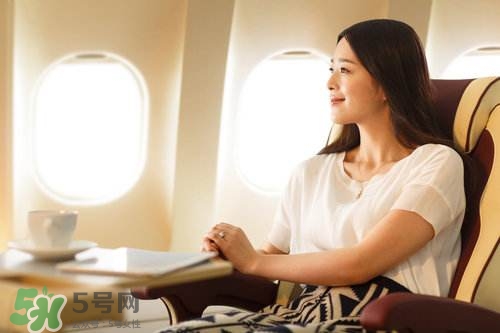 孕婦可以坐飛機嗎？孕婦坐飛機對胎兒有影響嗎？