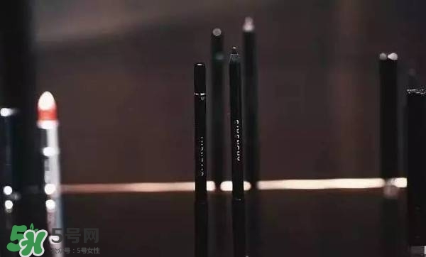 紀(jì)梵希紫黑色變色唇蜜怎么樣？紀(jì)梵希紫黑變色唇蜜多少錢
