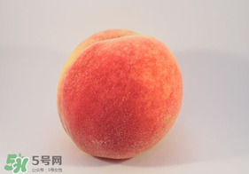 ?桃子發(fā)霉了還可以吃嗎？吃了發(fā)霉的桃子怎么辦？