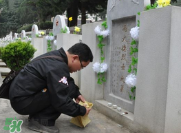 母親節(jié)能掃墓嗎？母親節(jié)給母親上墳合適嗎？