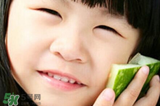 西瓜皮敷臉有什么作用？西瓜皮敷臉有什么好處