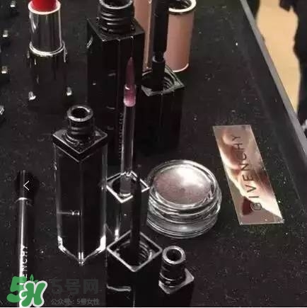 紀(jì)梵希紫黑色變色唇蜜怎么樣？紀(jì)梵希紫黑變色唇蜜多少錢