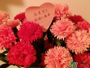 母親節(jié)可以送紙做的康乃馨嗎？康乃馨怎么折？