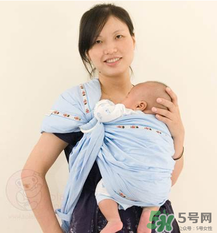 背巾適合多大的寶寶？背巾寶寶多大可以用？