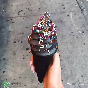 炭黑冰淇淋好吃嗎？炭黑冰淇淋哪里買？