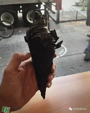 炭黑冰淇淋好吃嗎？炭黑冰淇淋哪里買？