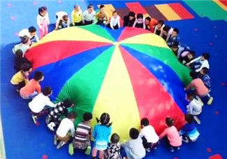 餃子在幼兒園玩的游戲叫什么？彩虹傘的捕魚游戲怎么玩？