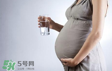 孕期能用酒精退燒嗎？孕期用酒精退燒有什么危害？