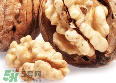 核桃仁怎么保存？核桃仁生吃好還是熟吃好？