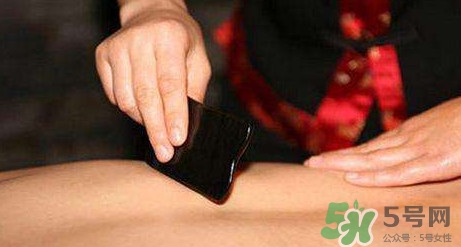 女人刮痧好還是拔罐好？刮痧和拔罐的區(qū)別