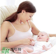 哺乳期能不能涂口紅呢？哺乳期涂口紅對寶寶有危害嗎？