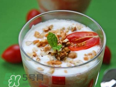 西紅柿能和酸奶一起吃嗎？酸奶可以和西紅柿一起吃嗎