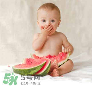 夏天寶寶能不能吃冰西瓜呢？冰西瓜寶寶能吃嗎？