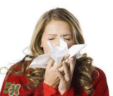 病毒性感冒發(fā)燒怎么辦？病毒性感冒癥狀有哪些