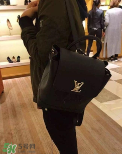 lv lockme包包怎么辨別真?zhèn)?？lv lockme包包真假鑒定