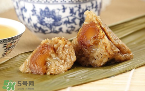 蛋黃肉粽和鮮肉粽哪個(gè)熱量高？一個(gè)蛋黃肉粽的熱量是多少？