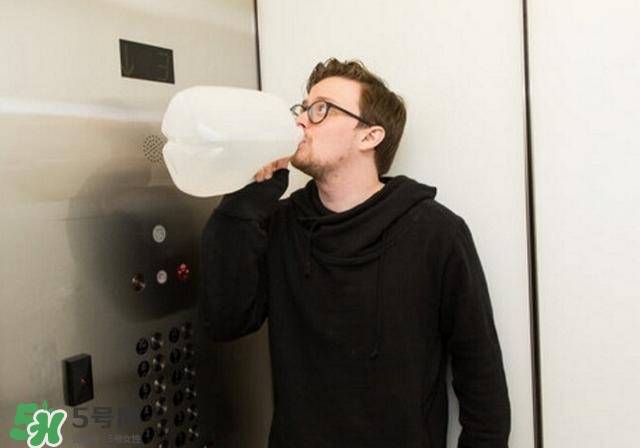 30天不喝飲料，妹子的對比照令人震驚 喝白開水的好處