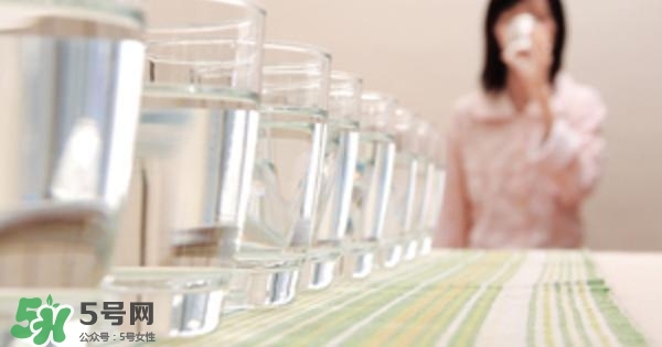 30天不喝飲料，妹子的對比照令人震驚 喝白開水的好處