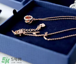 施華洛世奇跳動(dòng)的心是什么材質(zhì)？跳動(dòng)的心項(xiàng)鏈?zhǔn)倾y的嗎？