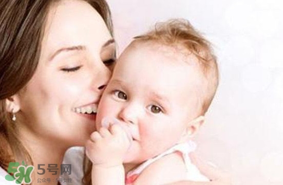 哺乳期可以吃黃桃嗎？哺乳期能吃黃桃罐頭嗎