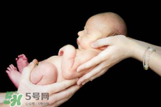 寶寶臍帶掉了要緊嗎？寶寶臍帶掉了出血了怎么辦？