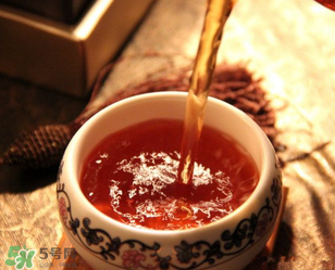 普洱茶發(fā)霉了怎么處理？普洱茶發(fā)霉了還能喝嗎？