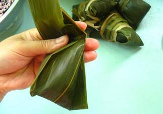 四角粽子怎么做？四角粽子怎么做好吃？